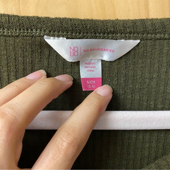 ⭐️ No Boundaries Ribbed Henley Tee - Picture 3 of 4